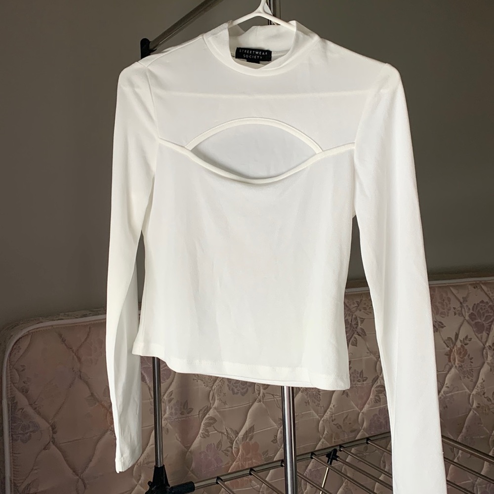 ✨Host Pick✨White cutout long sleeve blouse - Picture 3 of 5